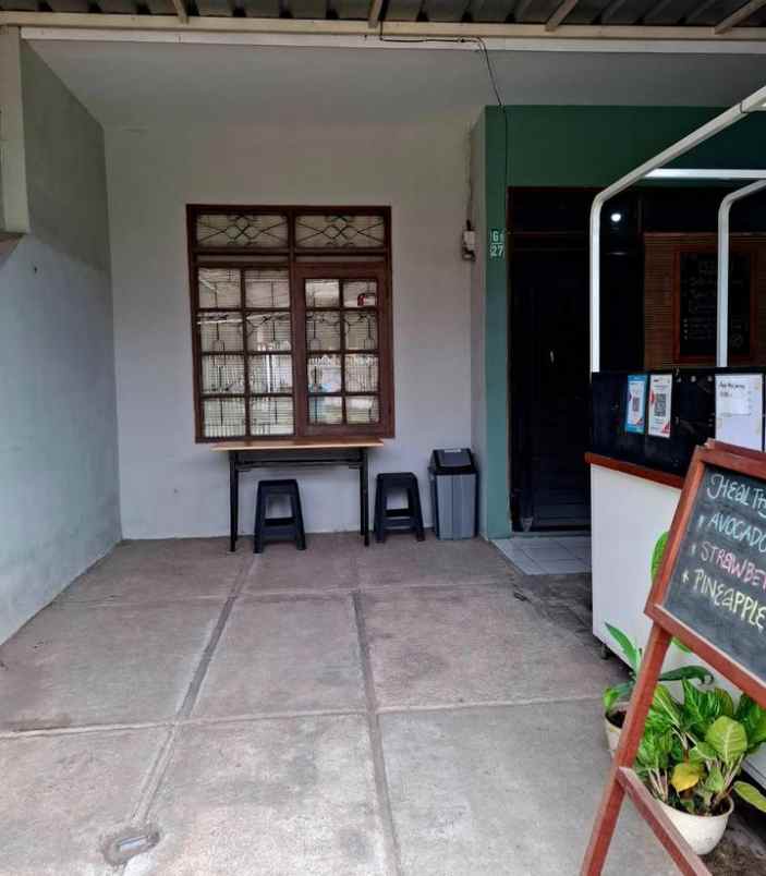 dijual rumah siap huni lokasi strategis di taman holis