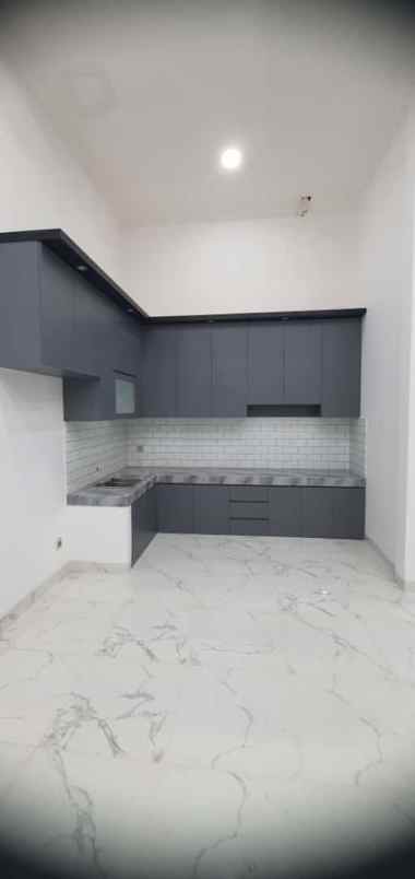 dijual rumah siap huni posisi hook di sentul city