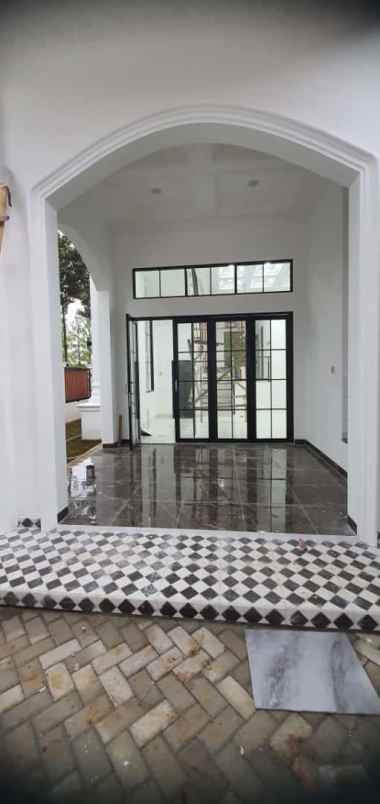 dijual rumah siap huni posisi hook di sentul city
