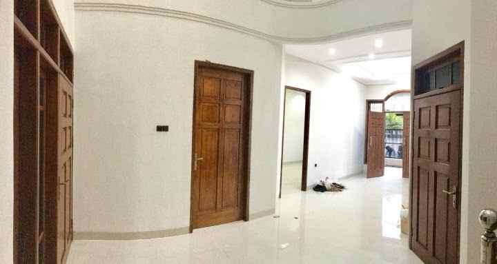 dijual rumah simpang darmo permai