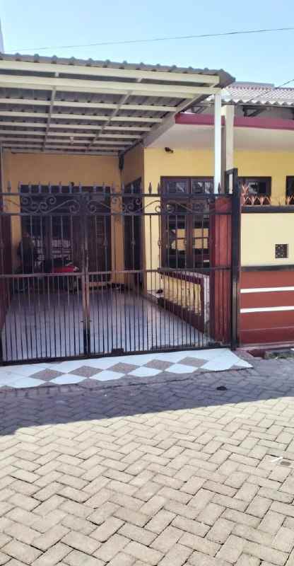 dijual rumah simpang darmo permai selatan