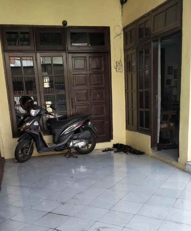 dijual rumah simpang darmo permai selatan