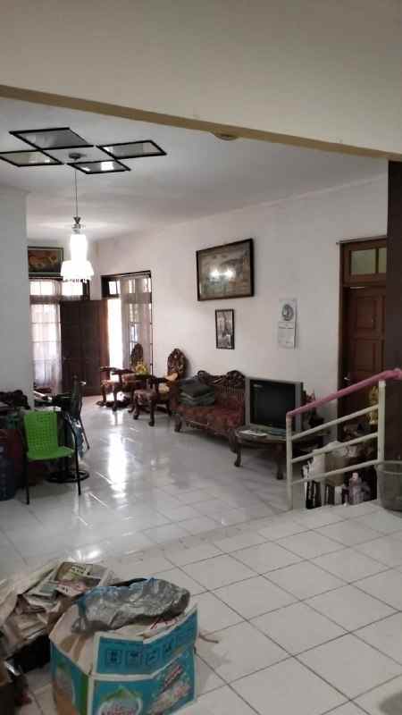 dijual rumah simpang darmo permai selatan