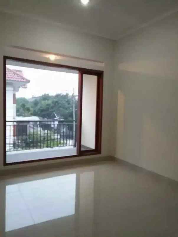 dijual rumah situ sari cijagra