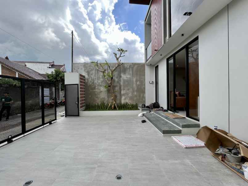 dijual rumah sorogenen purwomartani