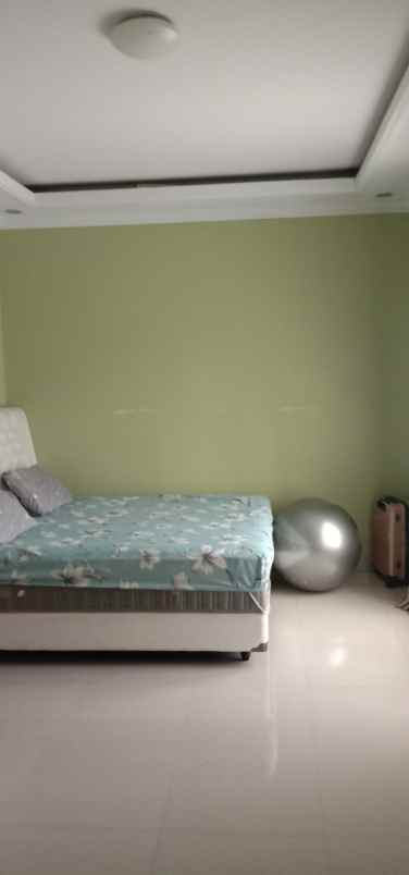 dijual rumah srengseng sawah