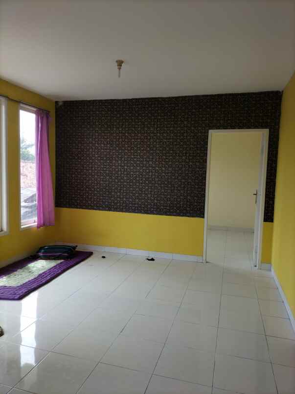 dijual rumah strategis dekat sudimara