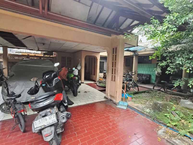dijual rumah sudirman warung muncang