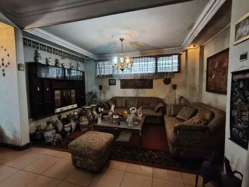 dijual rumah sudirman warung muncang