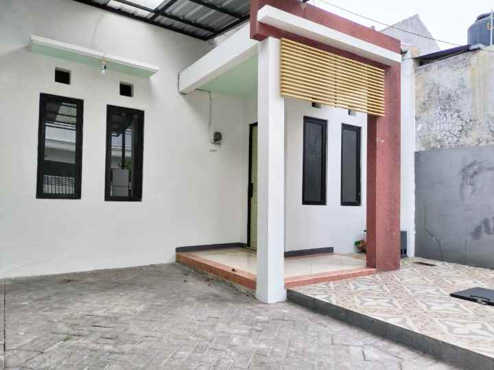 dijual rumah sukolilo dian regency