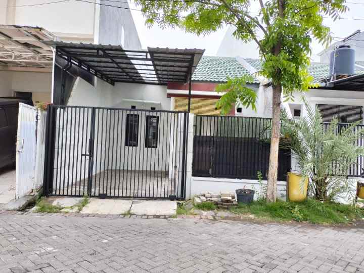 dijual rumah sukolilo dian regency