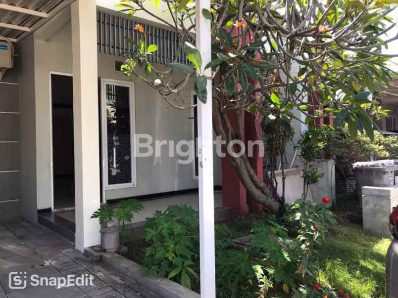 dijual rumah sukolilo dian regency