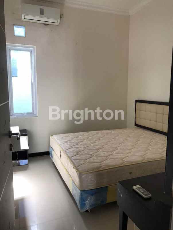 dijual rumah sukolilo dian regency