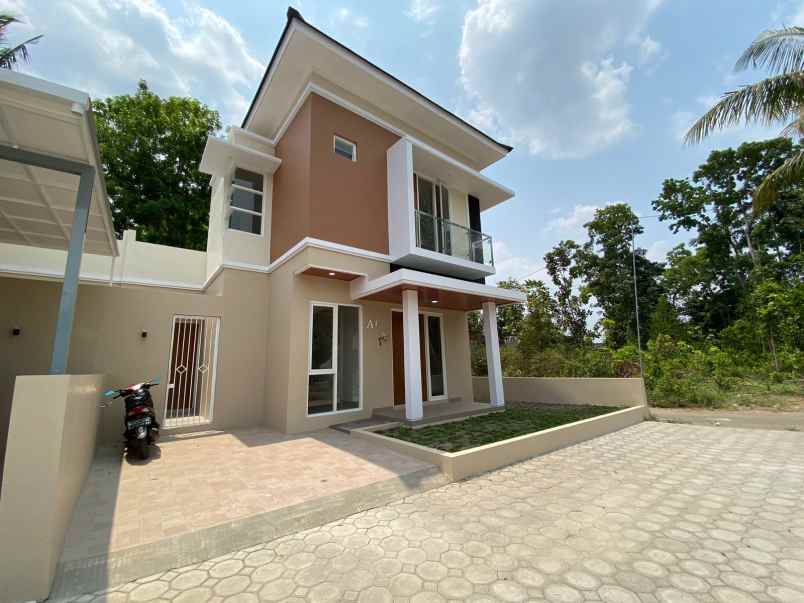 dijual rumah sumberharjo madurejo