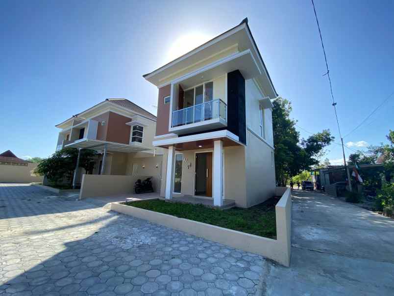 dijual rumah sumberharjo madurejo