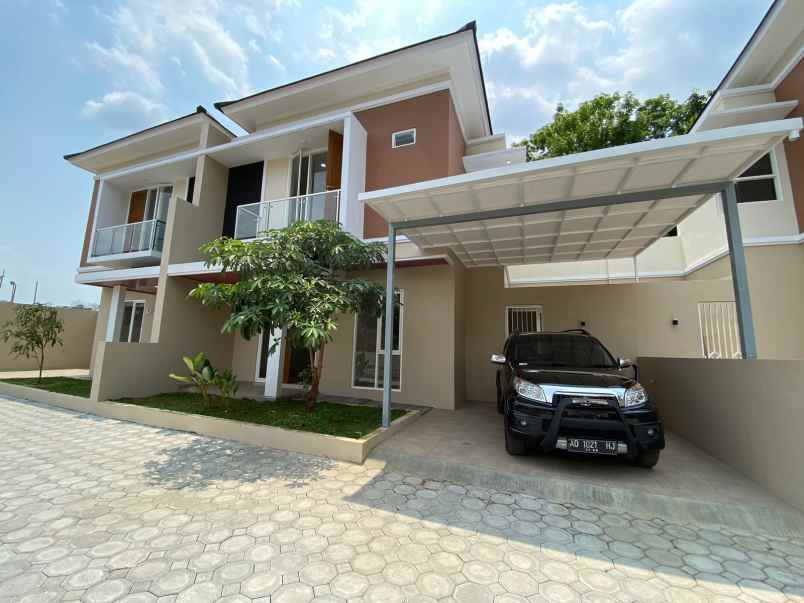 dijual rumah sumberharjo madurejo