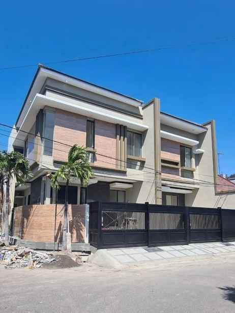 dijual rumah sutorejo prima