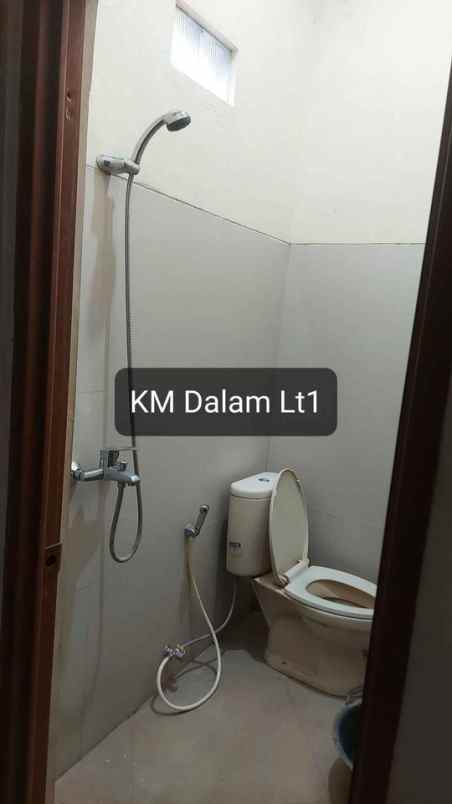 dijual rumah tajem