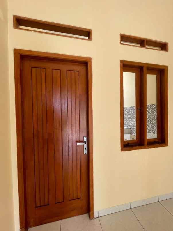 dijual rumah taman alamanda