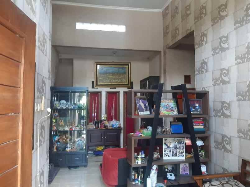 dijual rumah taman persada asri