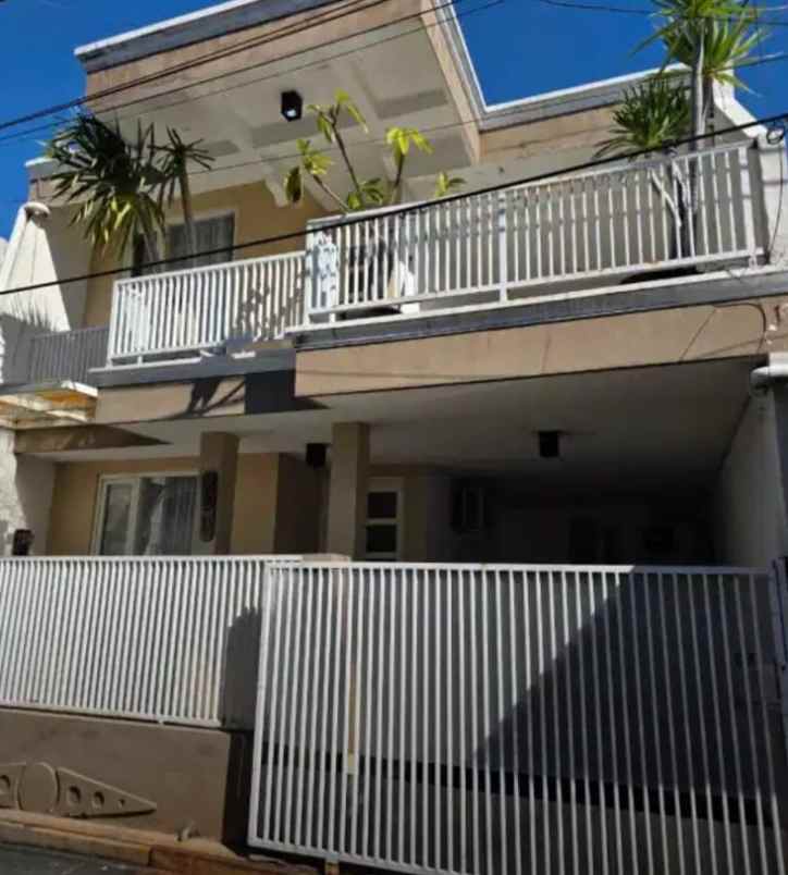 dijual rumah taman pondok indah