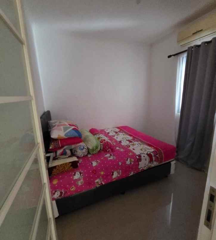 dijual rumah taman pondok indah