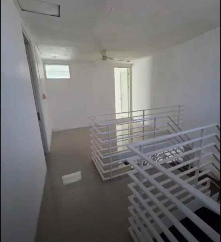 dijual rumah taman pondok indah