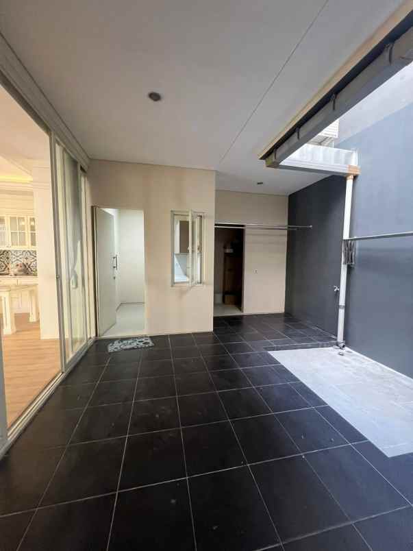 dijual rumah taman puspa raya citraland