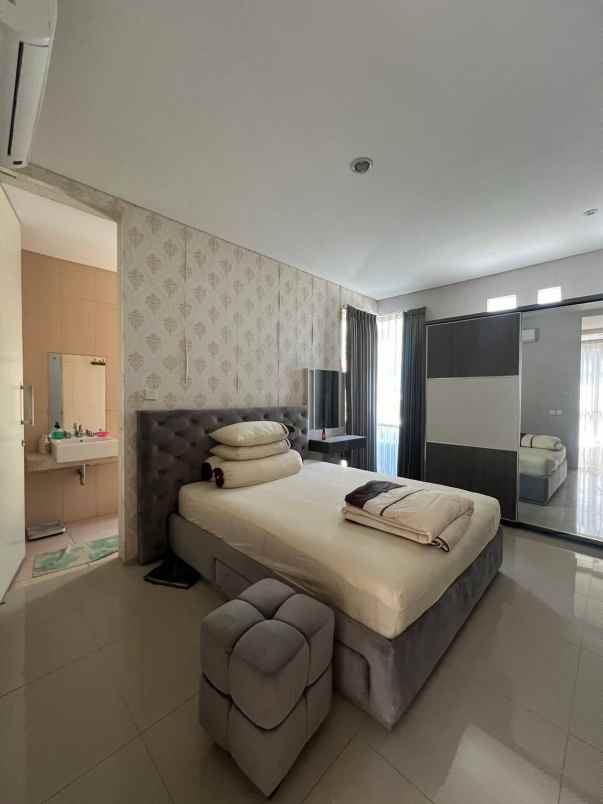 dijual rumah taman puspa raya citraland