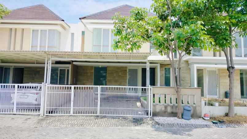 dijual rumah taman puspa raya citraland