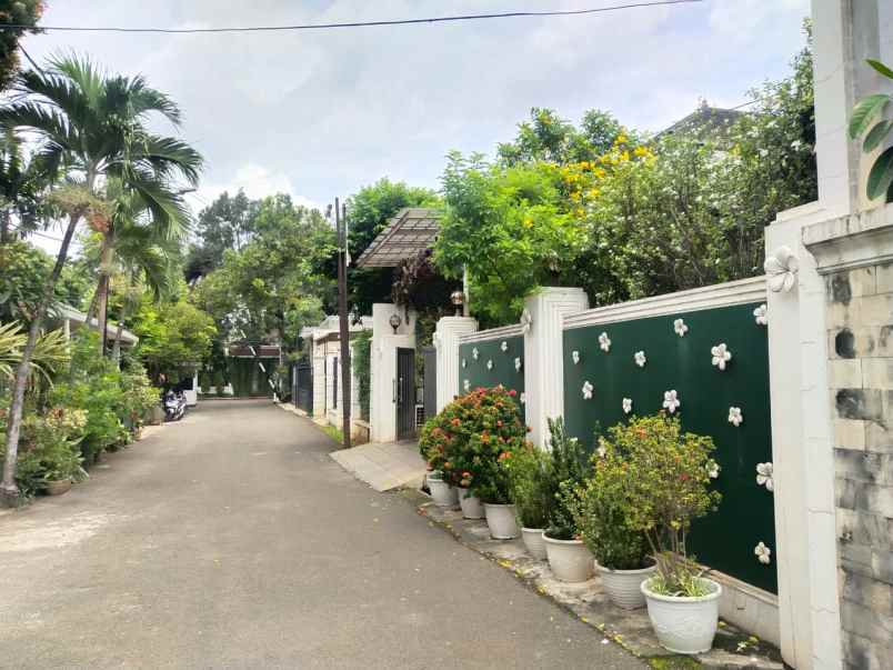 dijual rumah taman radio dalam