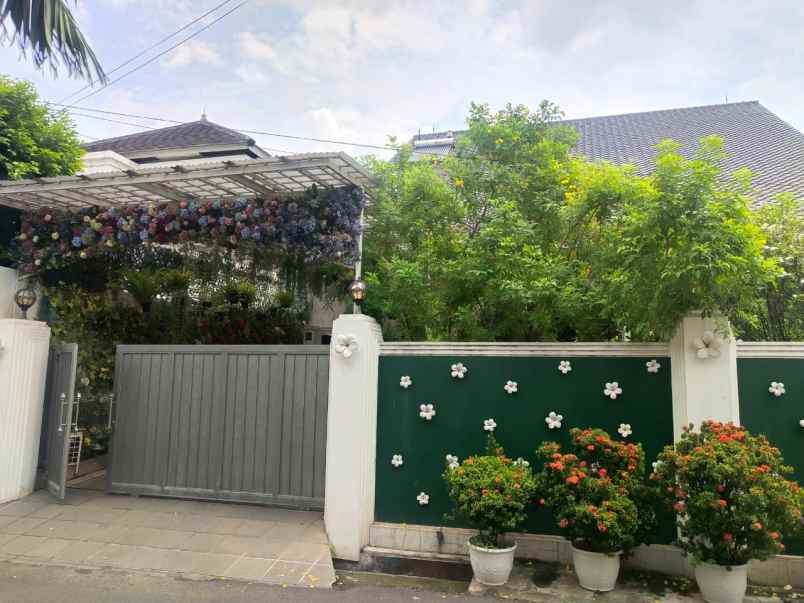 dijual rumah taman radio dalam