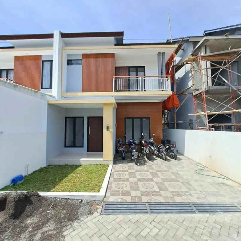 dijual rumah tamanan banguntapan bantul