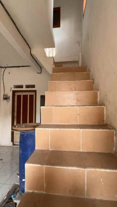 dijual rumah tambak dukuh