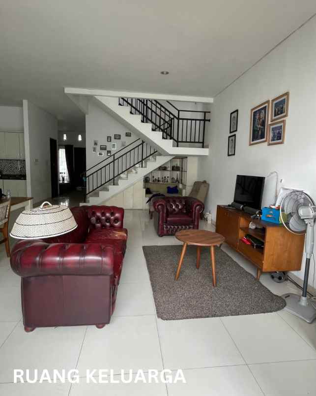 dijual rumah tanjung barat indah