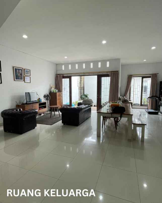 dijual rumah tanjung barat indah