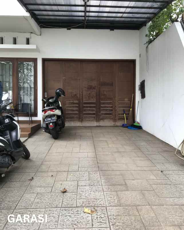 dijual rumah tanjung barat indah