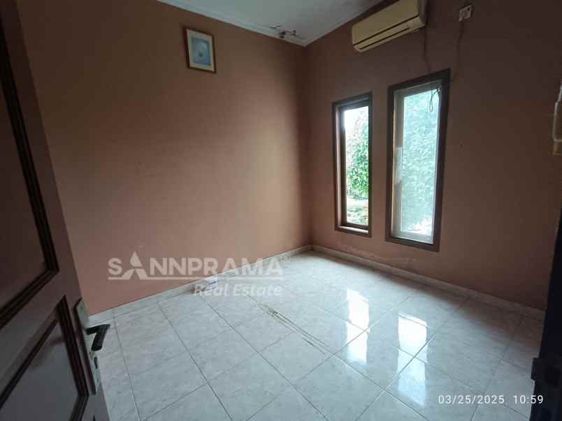 dijual rumah telaga golf sawangan