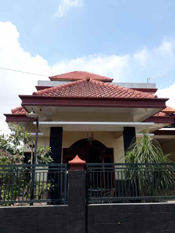 dijual rumah temas