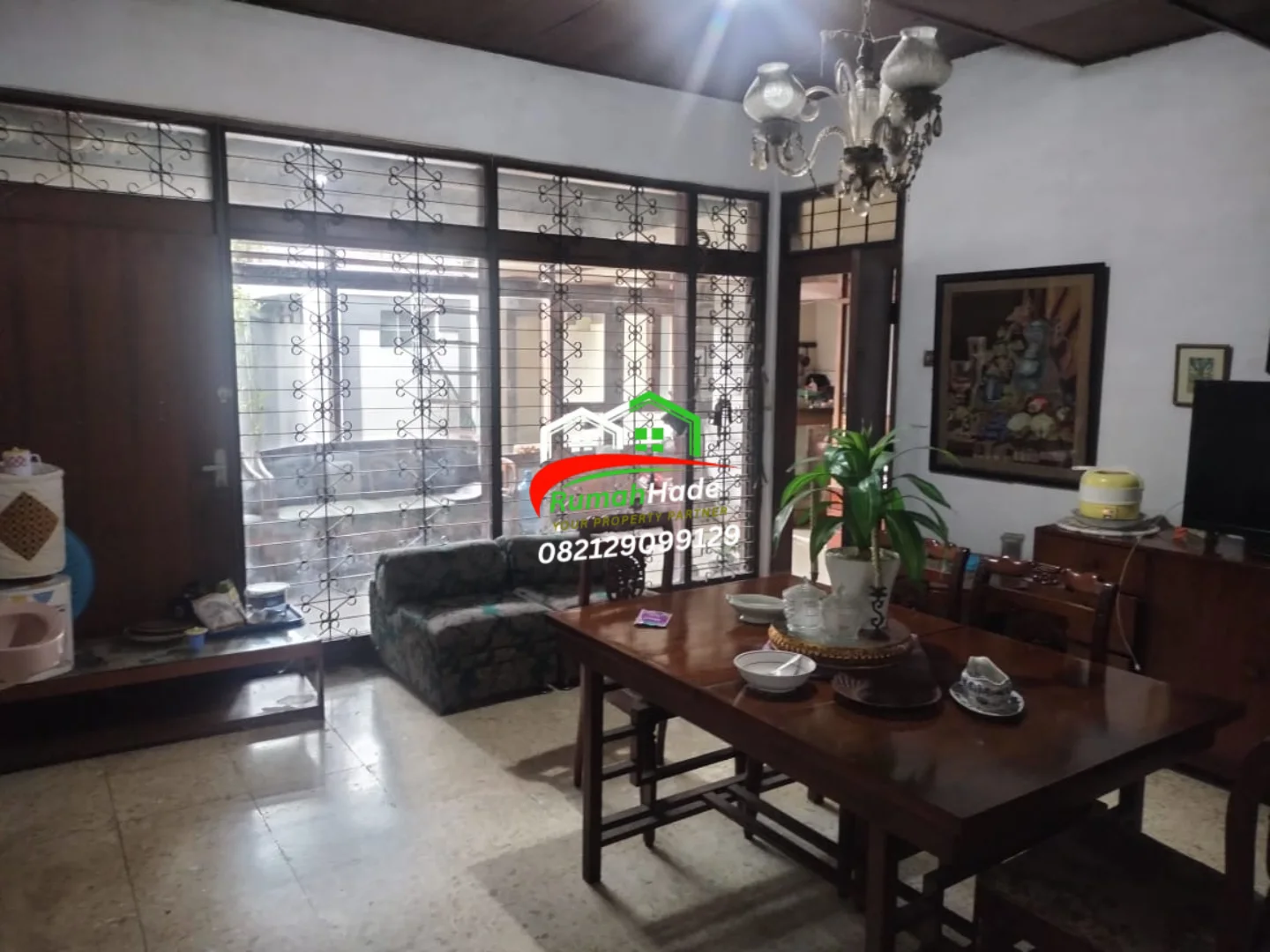 dijual rumah tempo dulu luas di sayap cipaganti