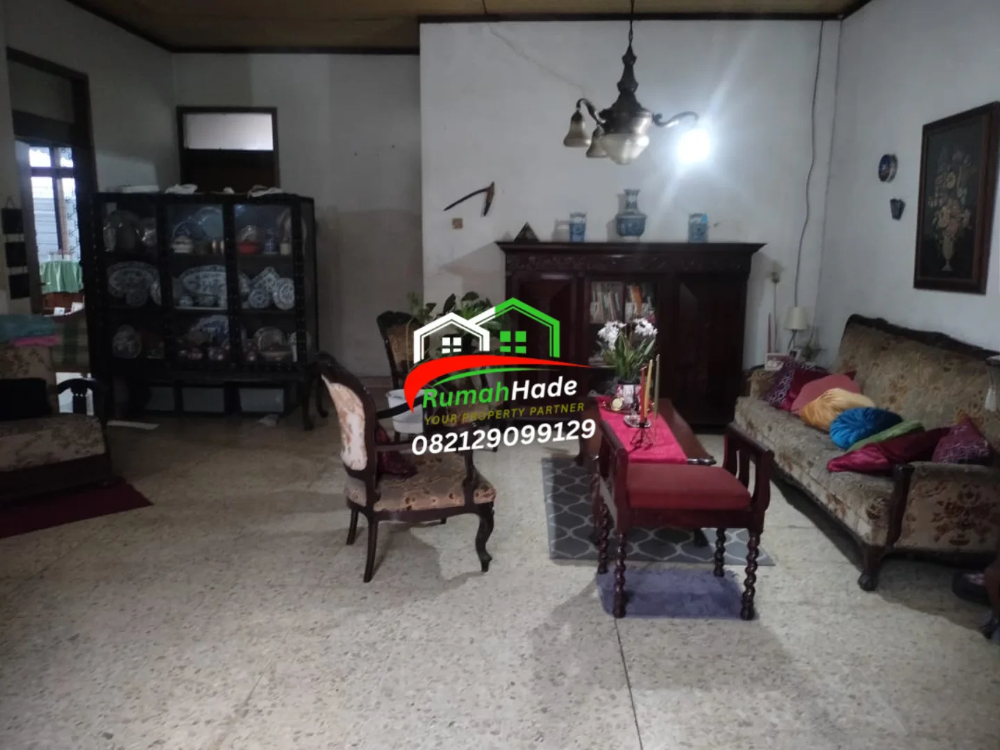 dijual rumah tempo dulu luas di sayap cipaganti