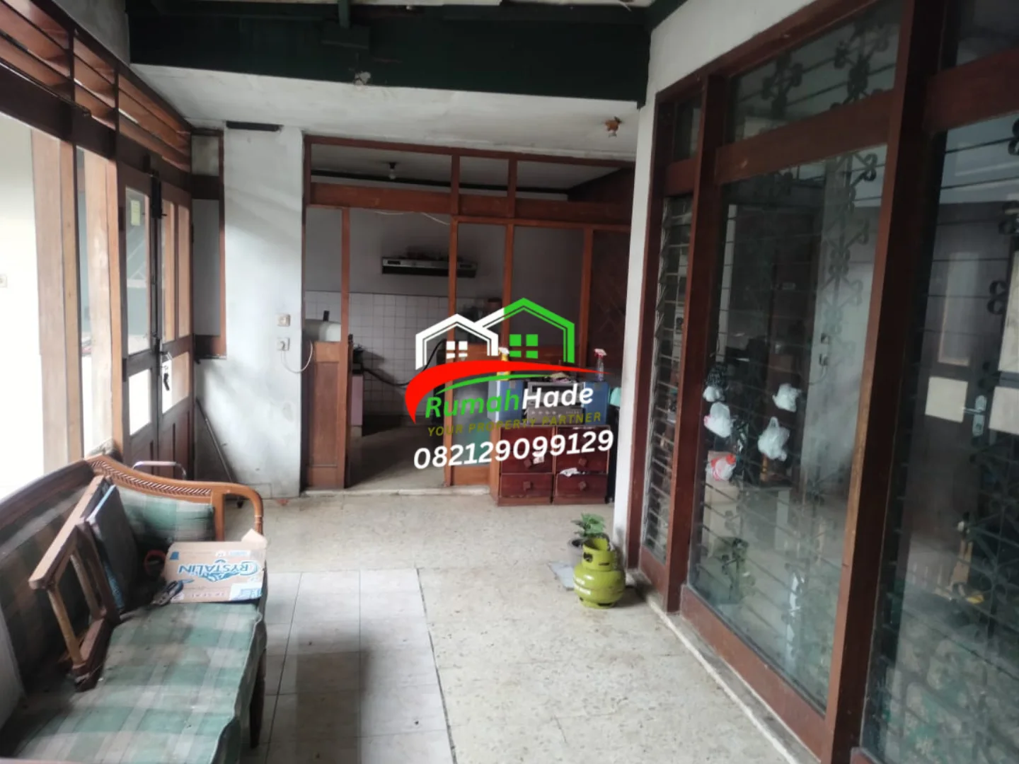dijual rumah tempo dulu luas di sayap cipaganti