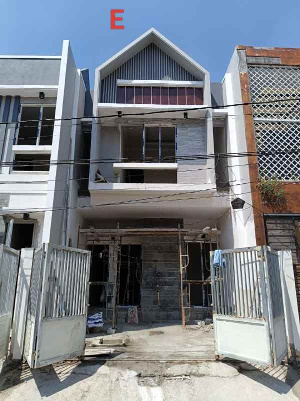 dijual rumah tenggilis