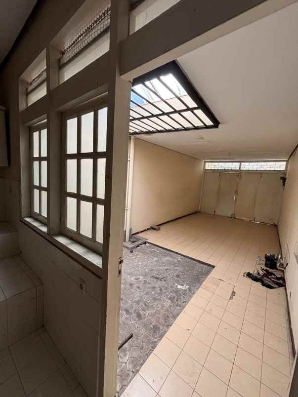 dijual rumah tenggilis mejoyo