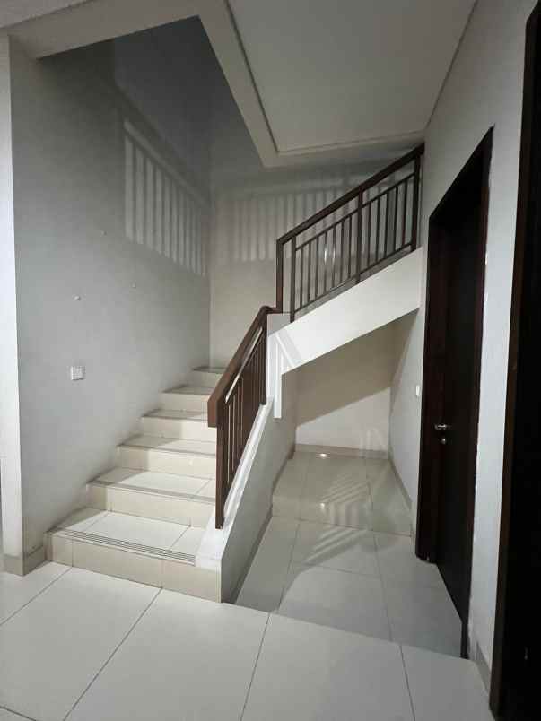 dijual rumah the eminent bsd cluster