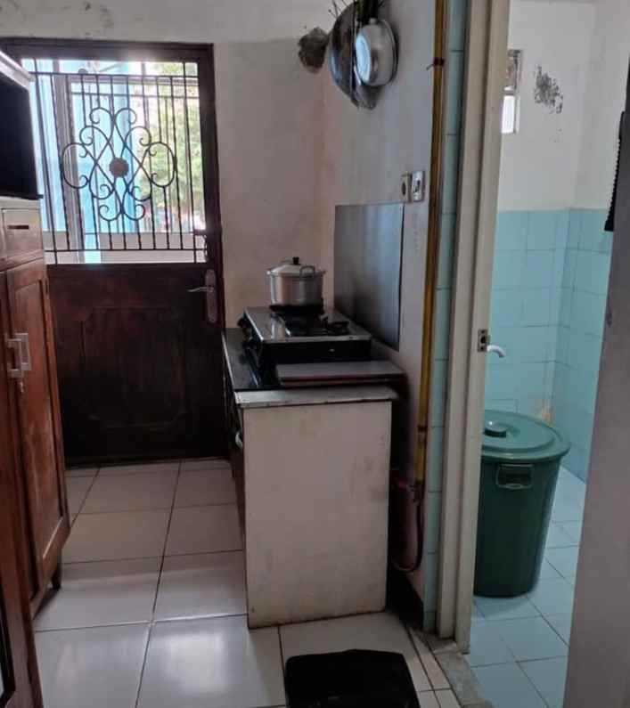 dijual rumah toko dua lantai di nusa indah 6