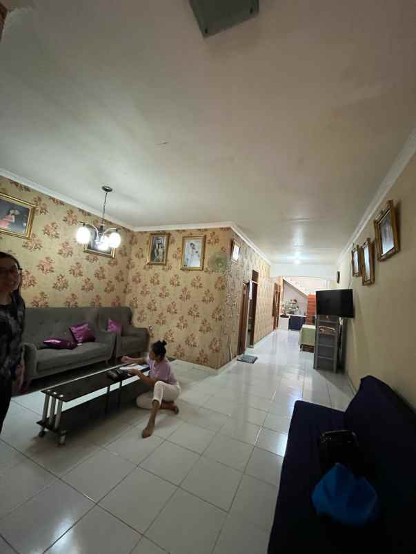 dijual rumah tole iskandar