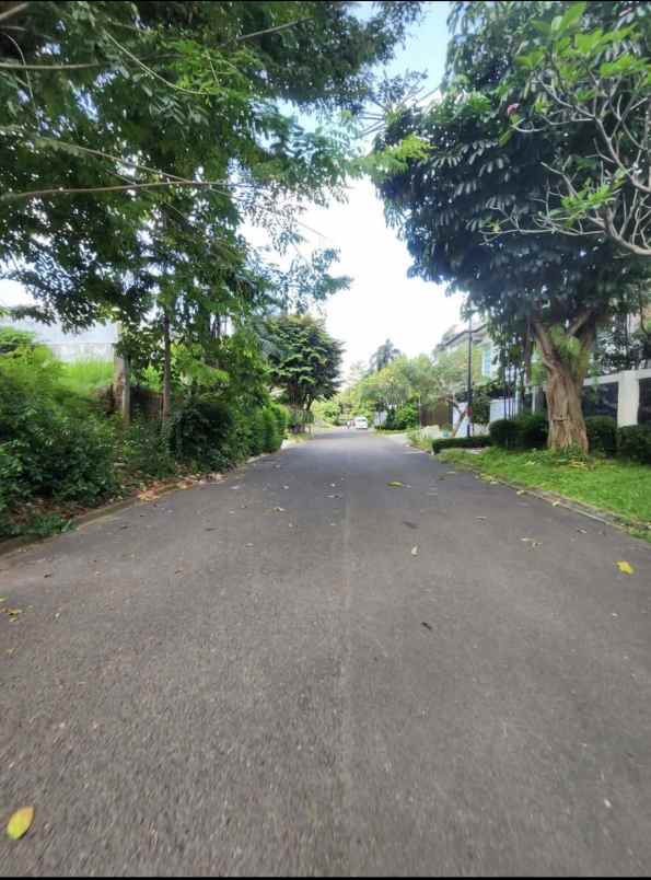 dijual rumah tua di pondok indah jakarta selatan