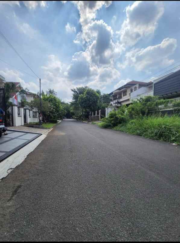 dijual rumah tua di pondok indah jakarta selatan