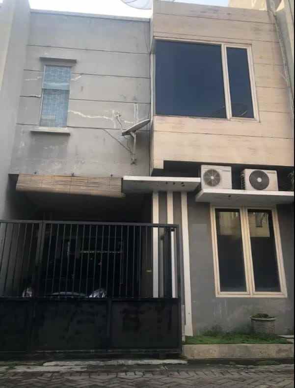 dijual rumah urban mansion